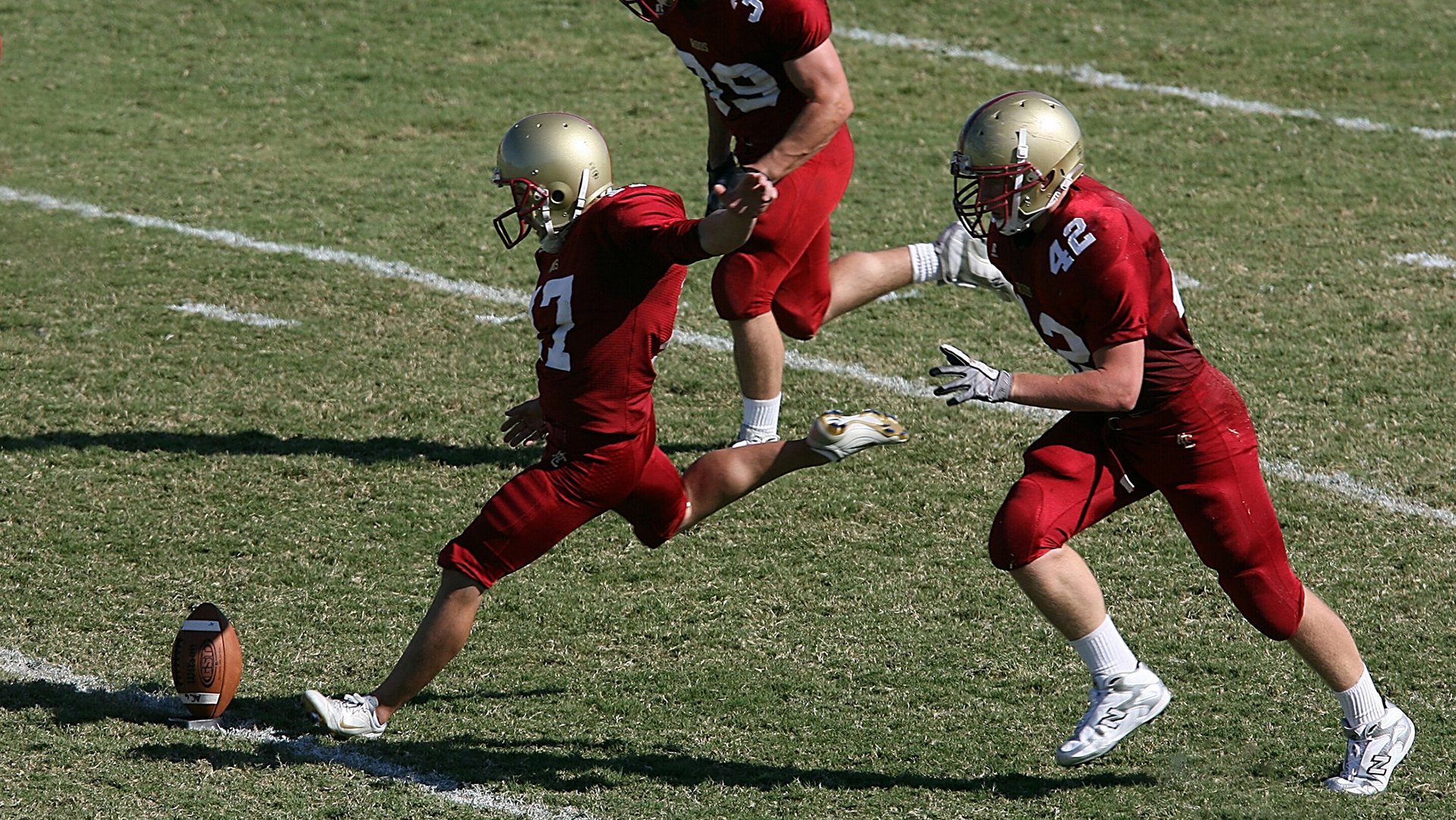 中国花样滑冰新星闪耀国际赛场，双人滑组合斩获大奖赛金牌